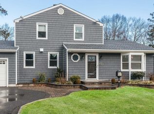 80 Argyle Rd, Albertson, NY 11507