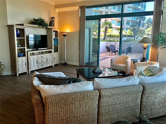 4th image of 1540 Gulf Blvd APT 202