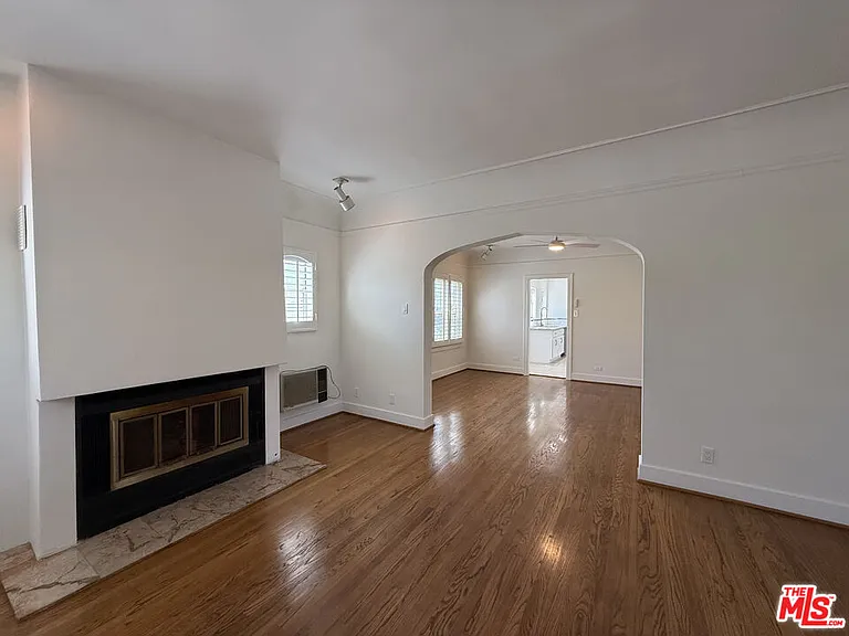 1249 S Tremaine Ave — Photo 10
