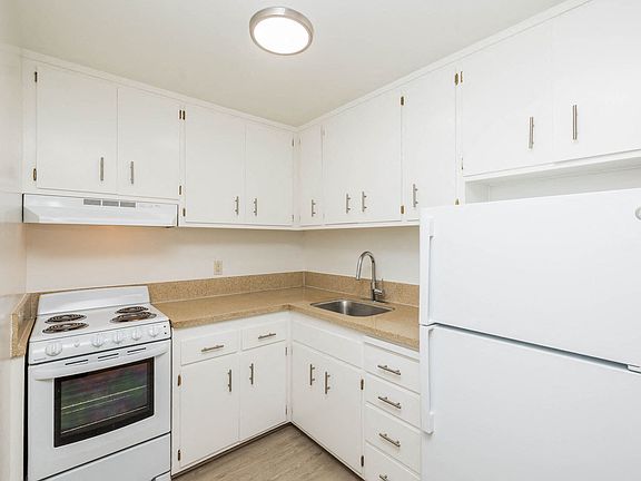 4th image of 429 Bellevue Ave #304