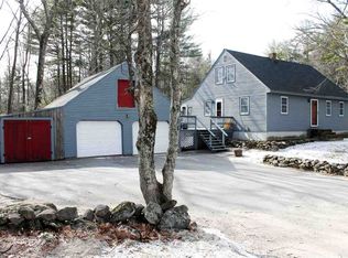 33 Woodland Dr, Weare, NH 03281