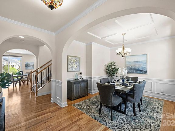 5th image of 182 Blossom Ridge Dr
