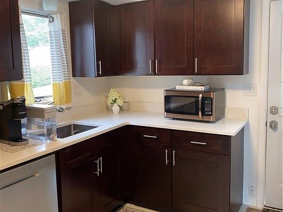 5th image of 15 Woodland St #15B