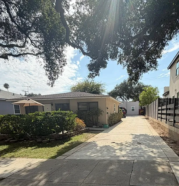 3 bed, 1050 sqft, $3,800 — Photo 1