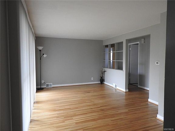 4th image of 263 Oakridge Ave