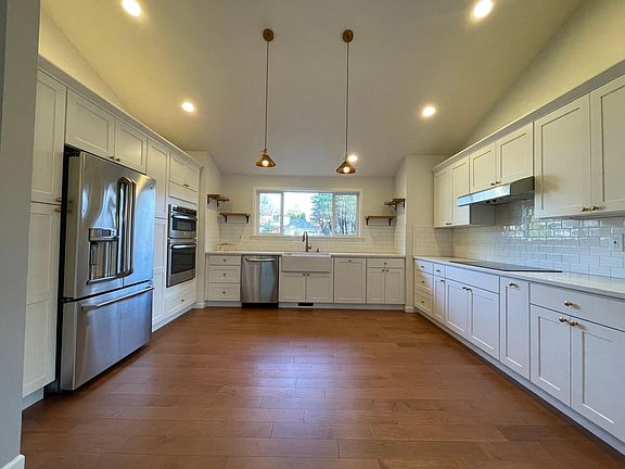 5th image of 10607 NE 19th Pl