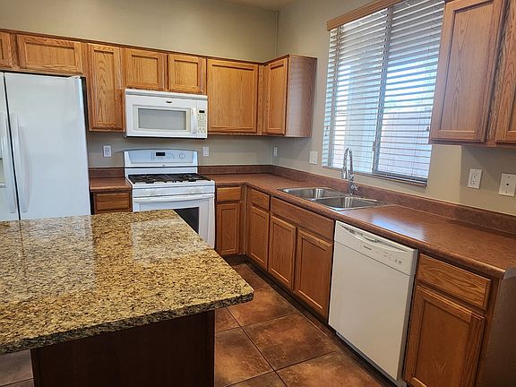 3rd image of 5074 N River Fringe Dr