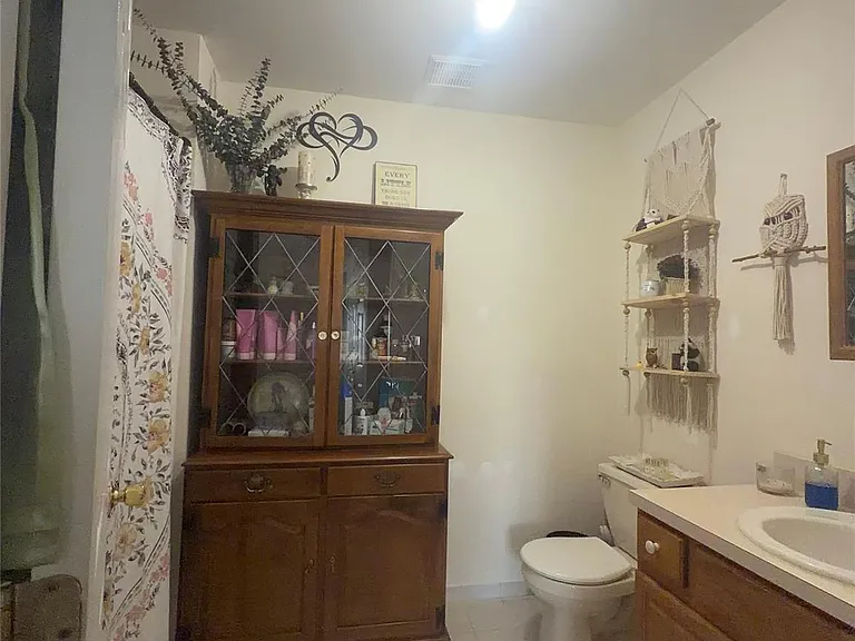 17 Garden Way — Photo 5