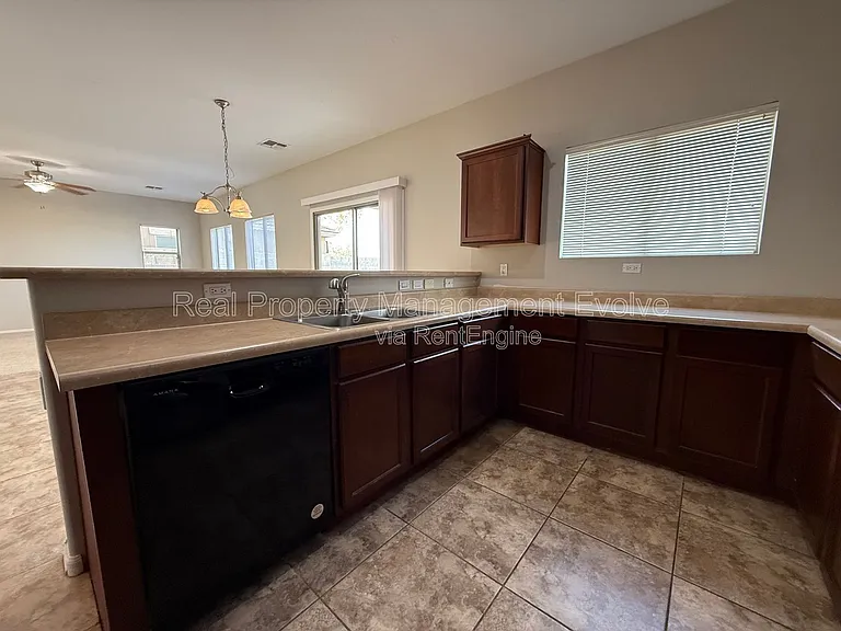 35828 N Zachary Rd — Photo 8