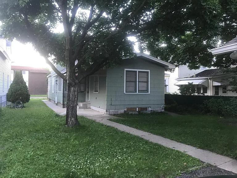1304 Jackson St — Photo 10