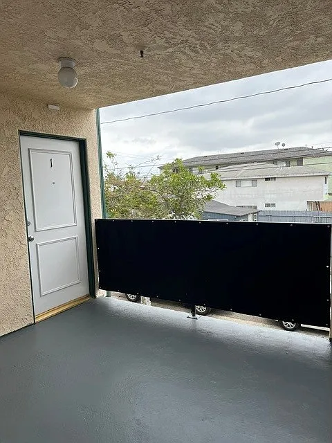 2 bed, 1.5 bath, 825 sqft, $2,295 — Photo 2