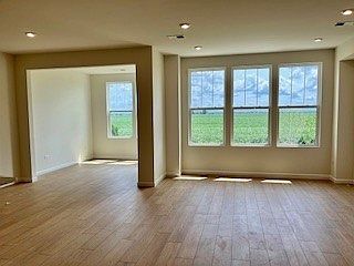 3rd image of 2219 Ryegrass Ln #69003