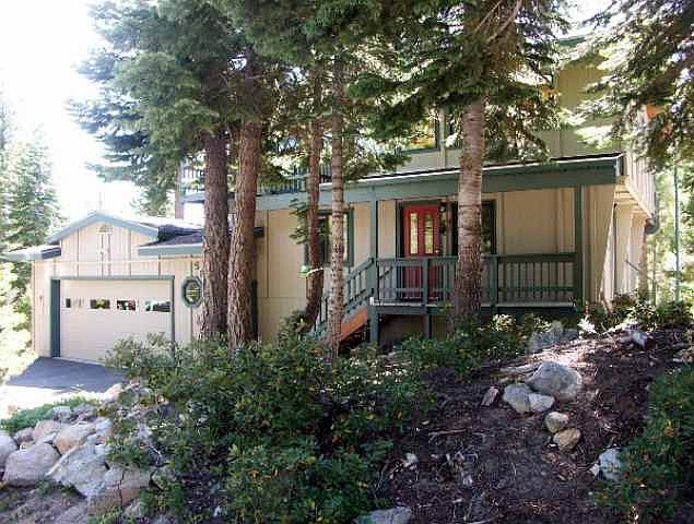 1st image of 585 Grouse Dr