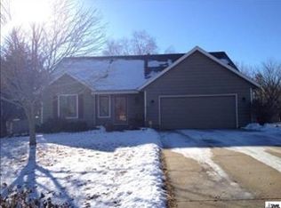 7053 SW 33rd St, Topeka, KS 66614