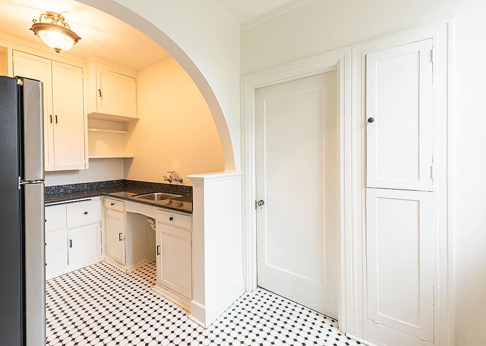 Whitworth Apartments 1619 E John St Seattle WA Zillow