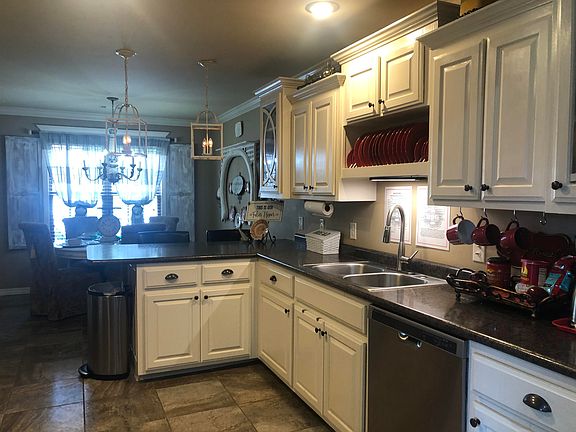 5th image of 364 Cottonwood Ln