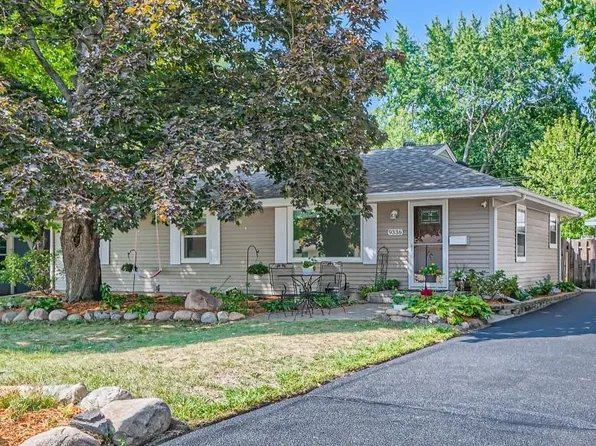 9336 12th Ave S, Bloomington, MN 55425