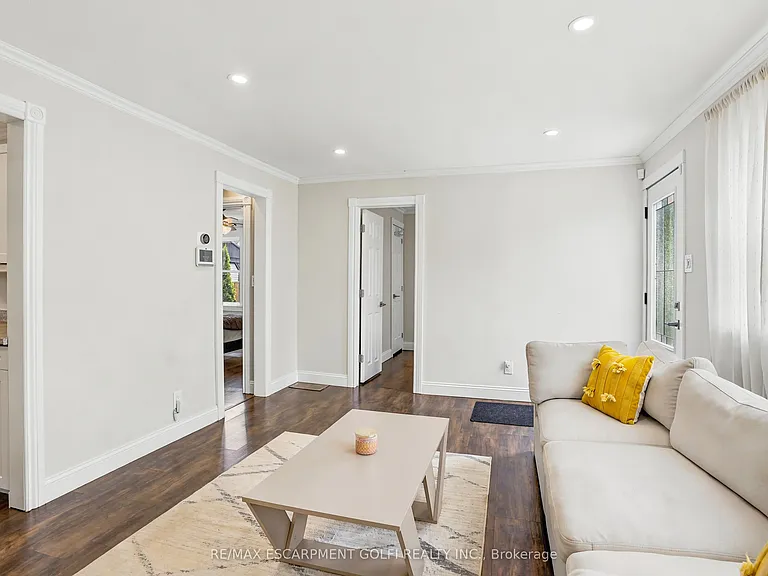 21 Mary St — Photo 3