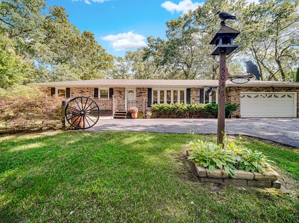 5045 Marquette Rd, Lake Station, IN 46405