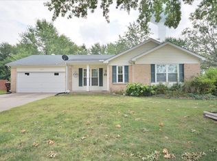 1200 Summerwood Dr, Saint Peters, MO 63376