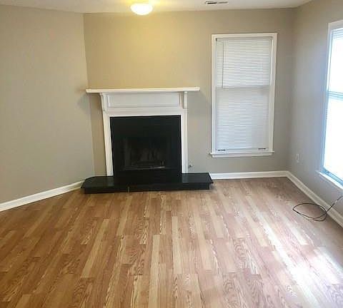 3rd image of 2805 Vineyard Way SE