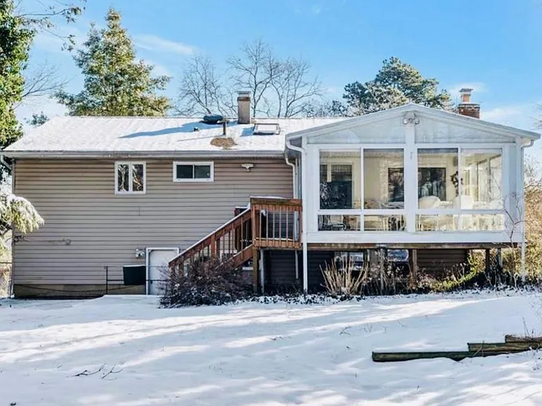 18 Greenwich Rd — Photo 3