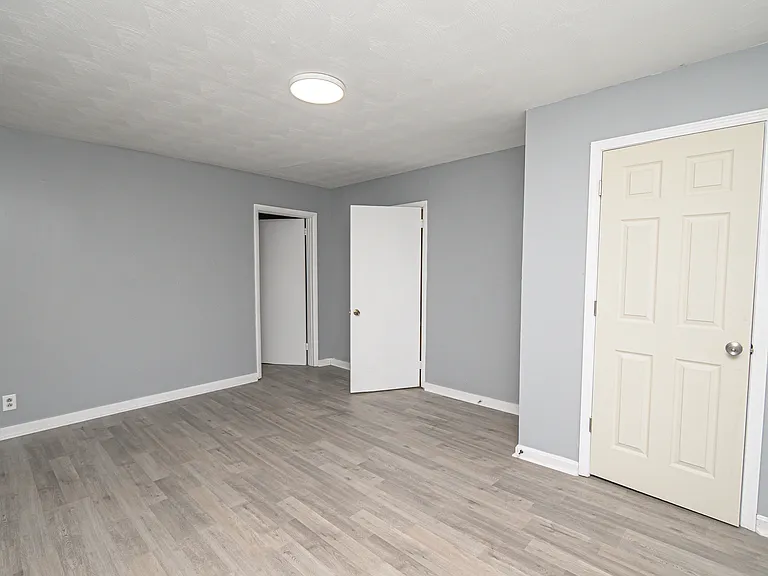 1314 Werner Ave — Photo 5