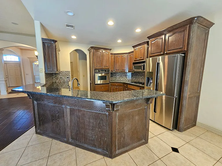 513 Summit View Ct — Photo 8