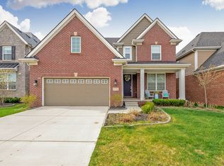 47717 Fieldstone Dr, Northville, MI