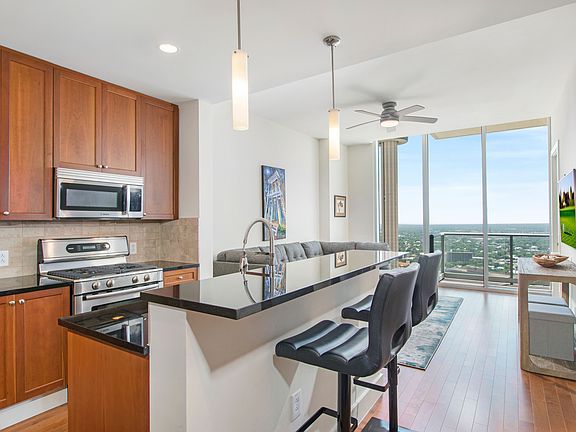 4th image of 610 E Market St Unit 2913