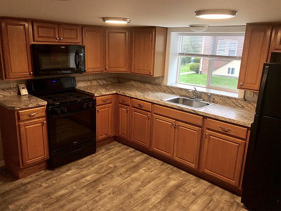 5th image of 66 Lyman St APT 3