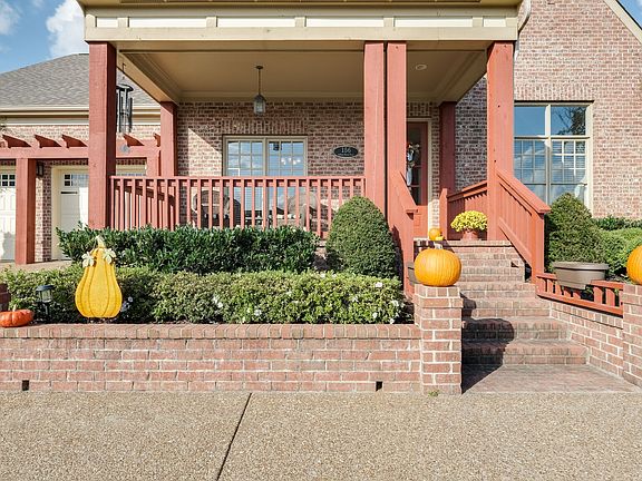 2nd image of 156 Sedona Woods Trl