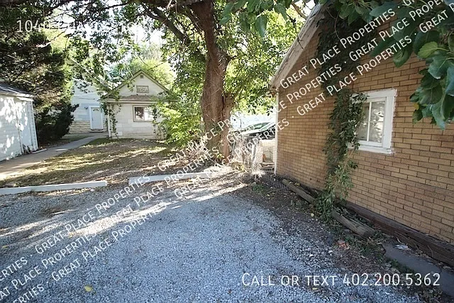 1040 Charleston St — Photo 5