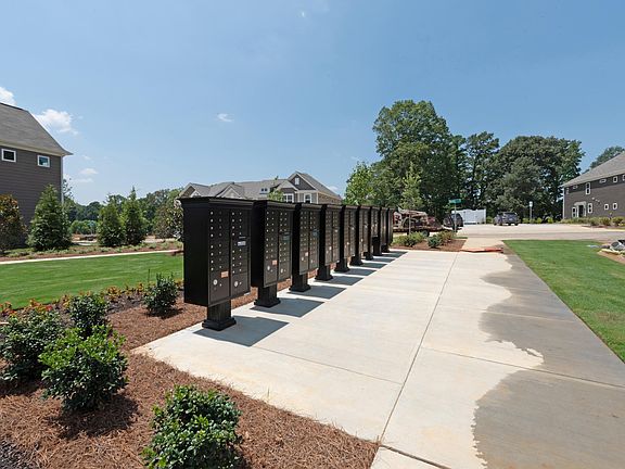 Mail Kiosk + Open space