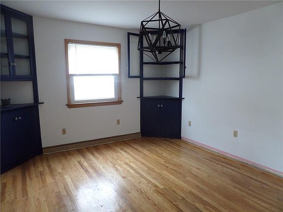 4th image of 3513 Atlantic Ave