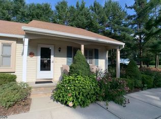 90 Carriage Ln, Sparta, NJ 07871