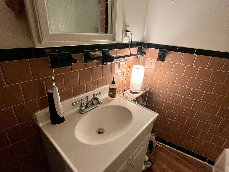 189 Irving St #4 — Photo 9