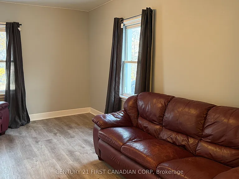 1072 Dundas St #3 — Photo 15