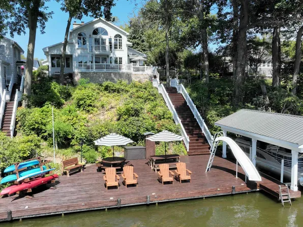 4954 E Bay Front Ct, Monticello, IN 47960