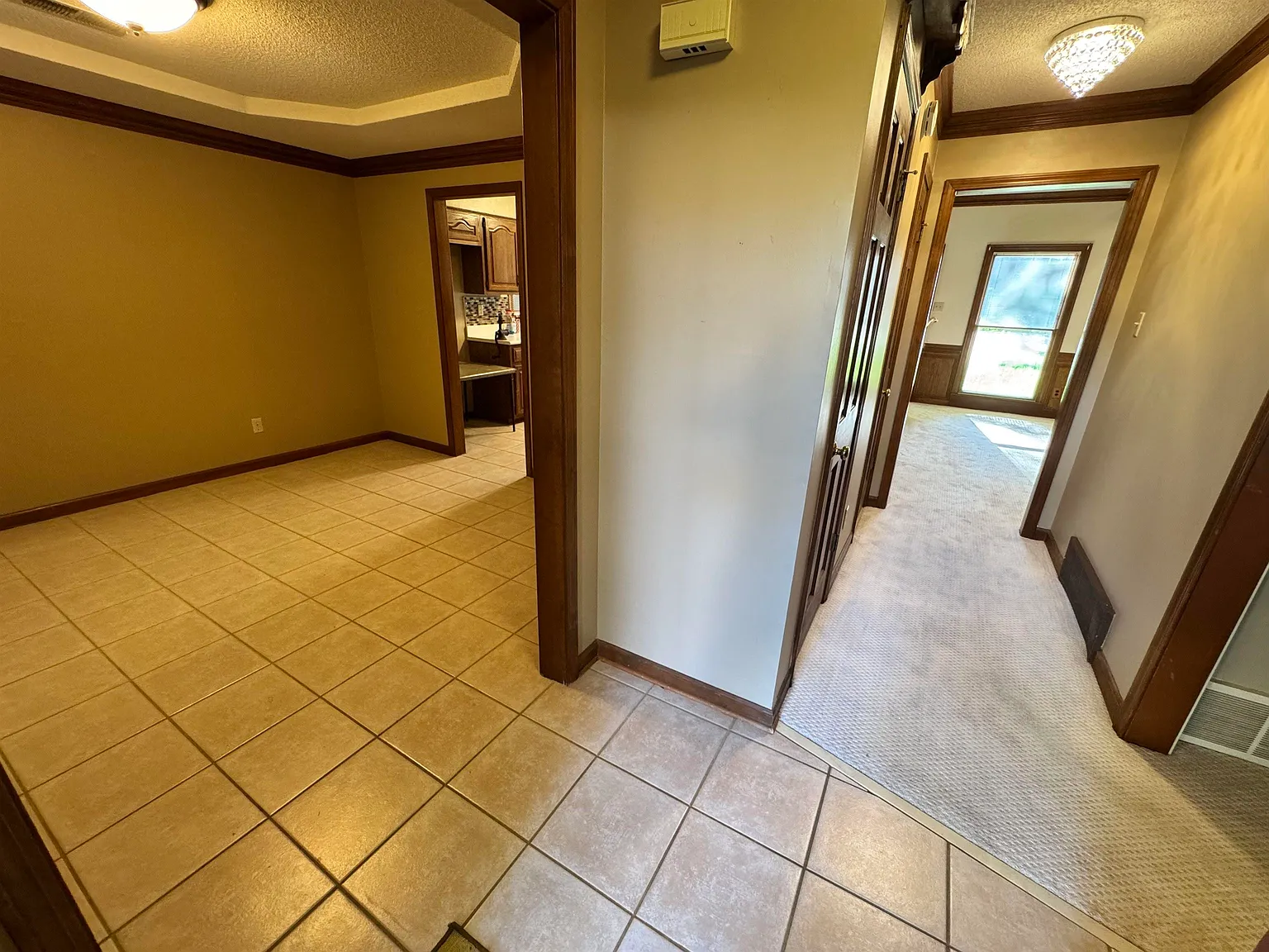 4 bed, 2.5 bath, 2335 sqft, $2,200 — Photo 3