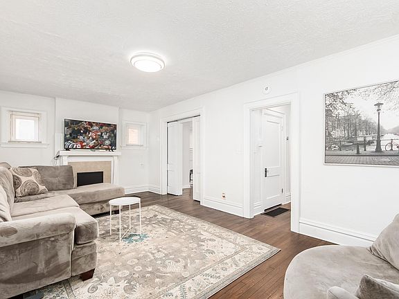 4th image of 367 Chittenden Ave