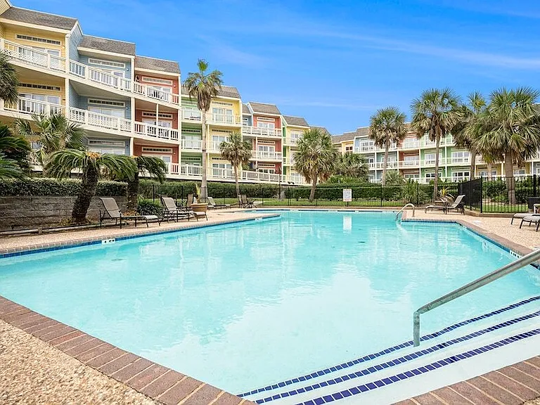 The Oceanfront Galveston Apartments — Photo 81