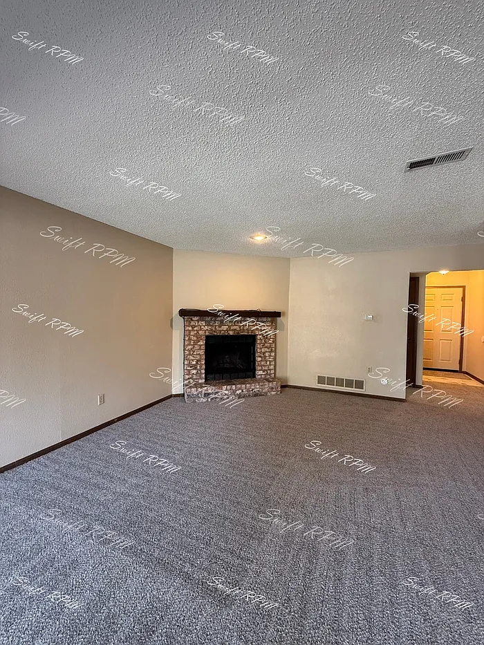 2 bed, 1.5 bath, $1,320 — Photo 2