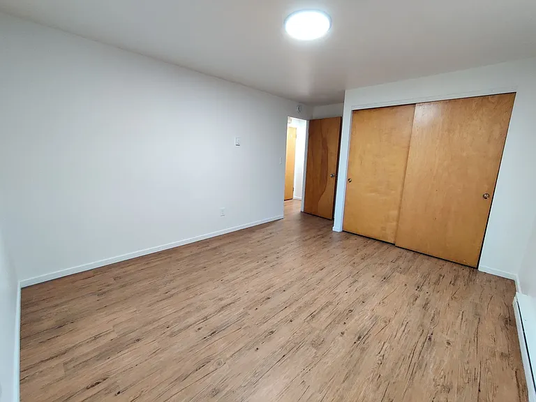 1023 & 1025 E Coeur D Alene Ave — Photo 8
