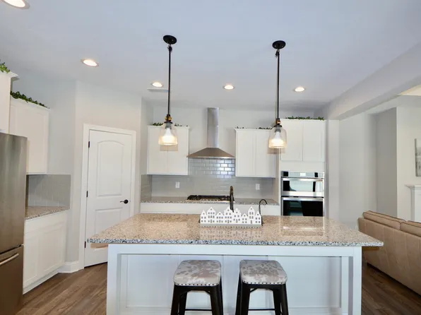 6966 Cherry Creek Blvd, Carmel, IN 46033
