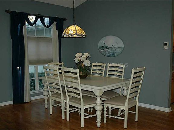 4th image of 3128 Floral Way E