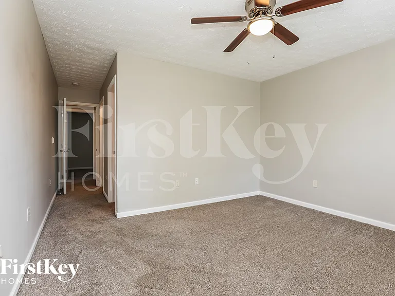 5712 Clemens Dr — Photo 11
