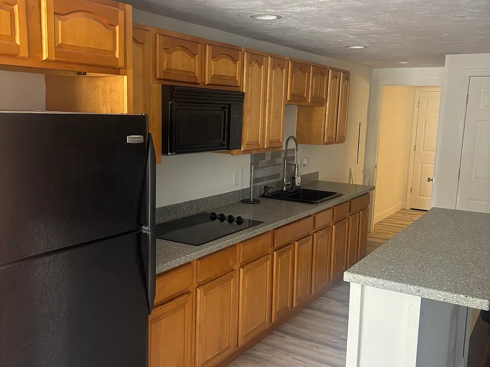 Kitchen with island countertop