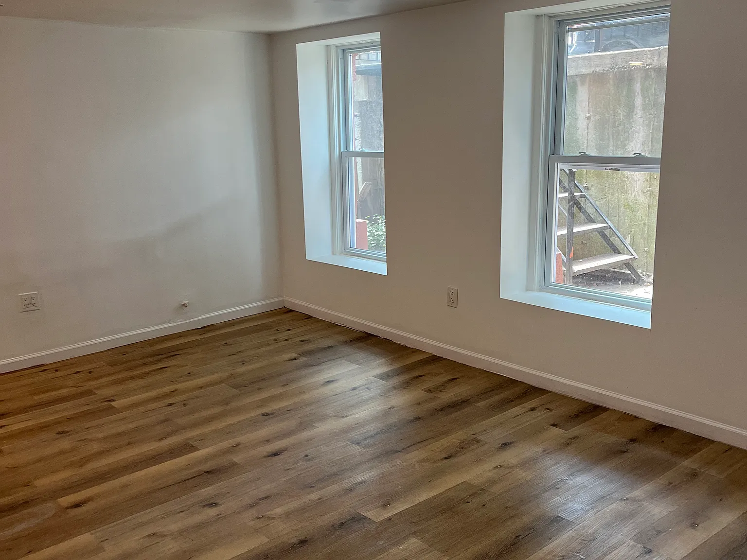 2 bed, 900 sqft, $2,000 — Photo 3