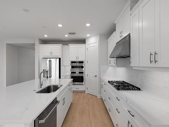 5th image of 26842 Dove DR